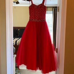 Pageant dress or daddy-daughter dress. Worn once in pageant. Child size 8.